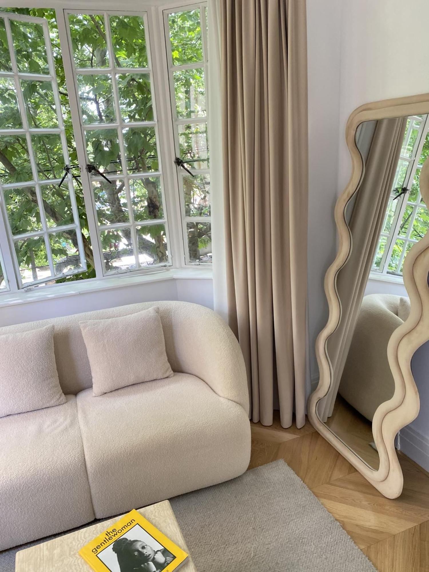 Hills& Art 14 - Near Line 1, 10 & 12 South Shanxi Road Metro Apartment